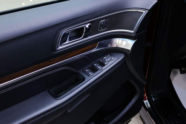 Used Ford Explorer 2016 3.5T Elite Edition Interior 2