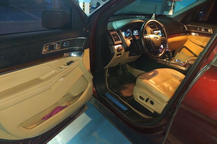 Used Ford Explorer 2016 2.3T Elite Edition Interior 3