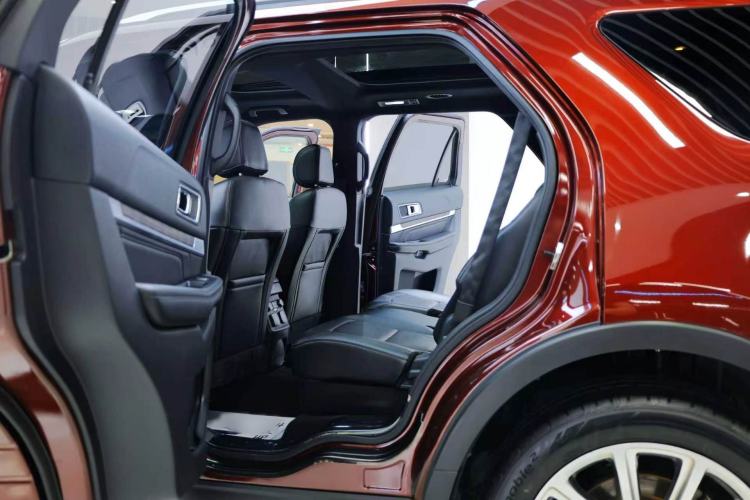 Used Ford Explorer 2016 3.5T Elite Edition Interior 8