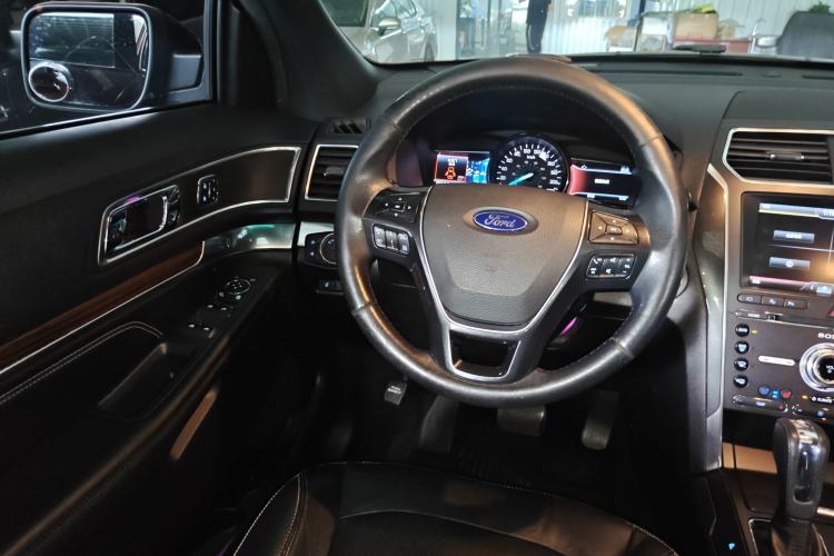 Used Ford Explorer 2016 2.3T Elite Edition Steering Wheel