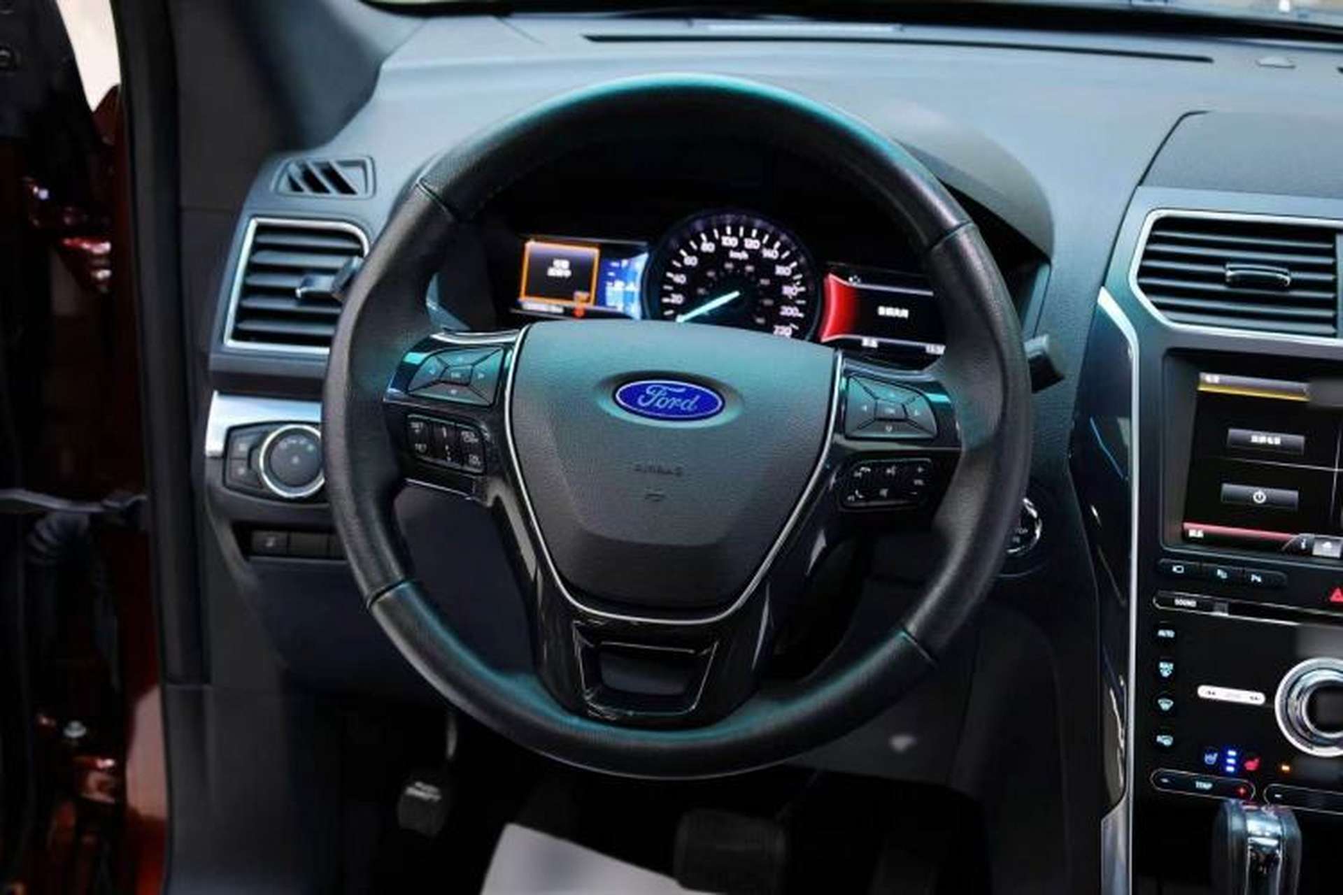 Used Ford Explorer 2016 3.5T Elite Edition Steering Wheel