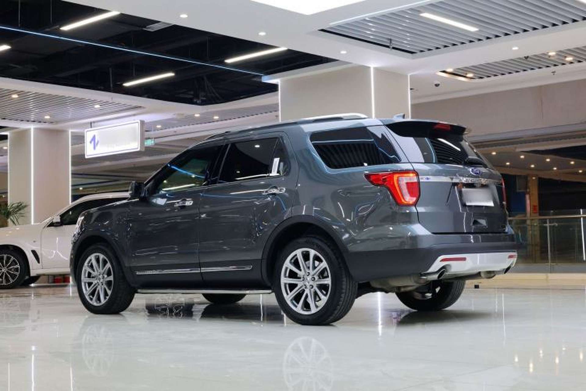 Used Ford Explorer 2016 2.3T Elite Edition Exterior 3