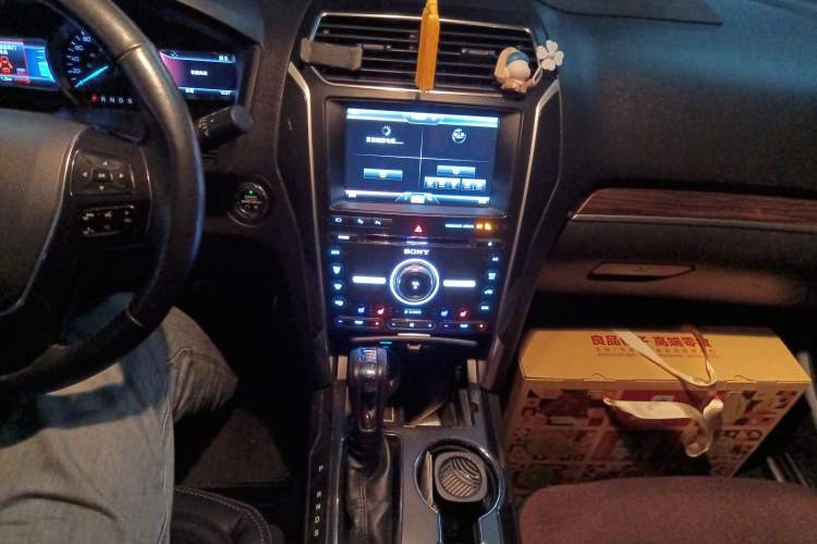 Used Ford Explorer 2016 2.3T Elite Edition Audio And AC Panel