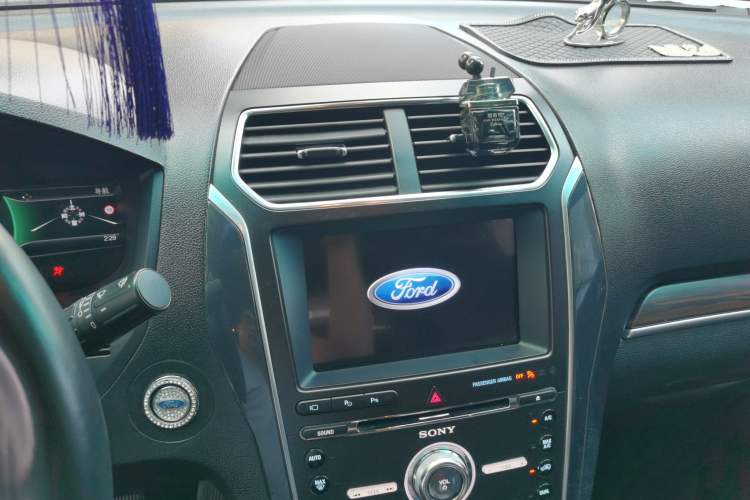 Used Ford Explorer 2016 2.3T Elite Edition Audio And AC Panel