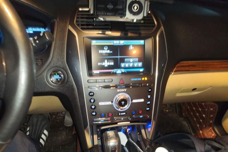 Used Ford Explorer 2016 2.3T Elite Edition Audio And AC Panel