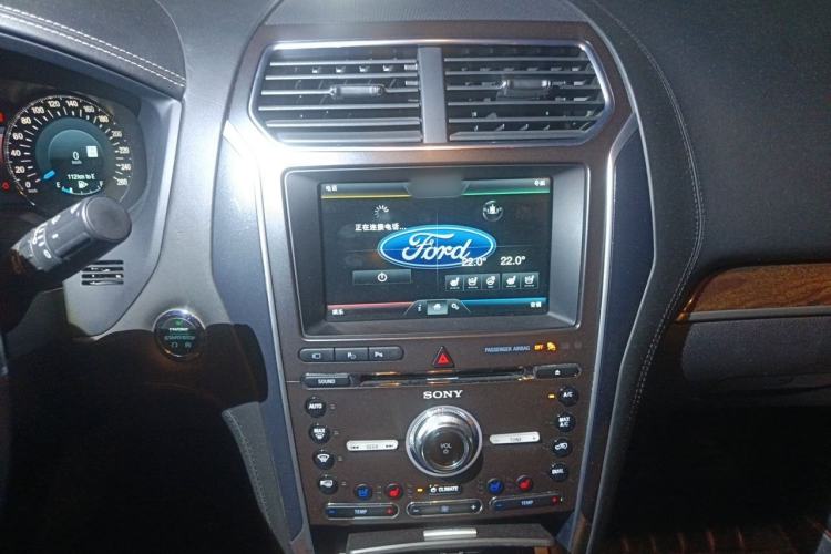 Used Ford Explorer 2016 3.5T Platinum Edition Audio And AC Panel