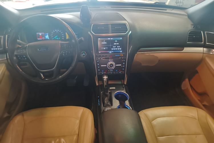 Used Ford Explorer 2016 2.3T Elite Edition Center Console