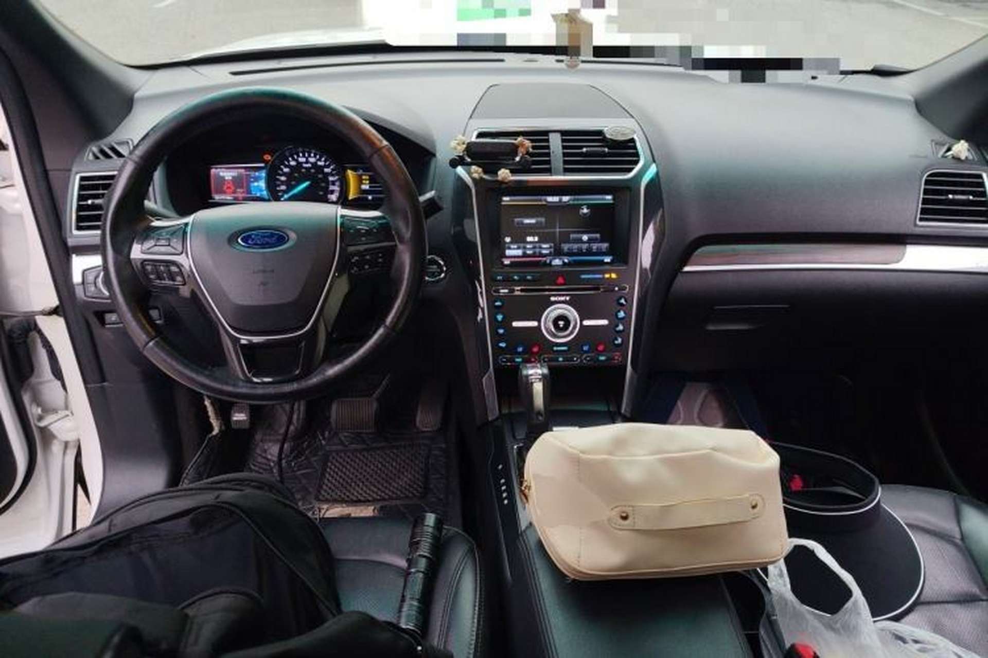 Used Ford Explorer 2016 2.3T Elite Edition Center Console