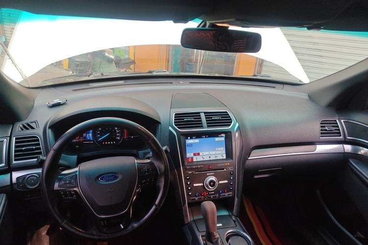 Used Ford Explorer 2016 2.3T Elite Edition Center Console
