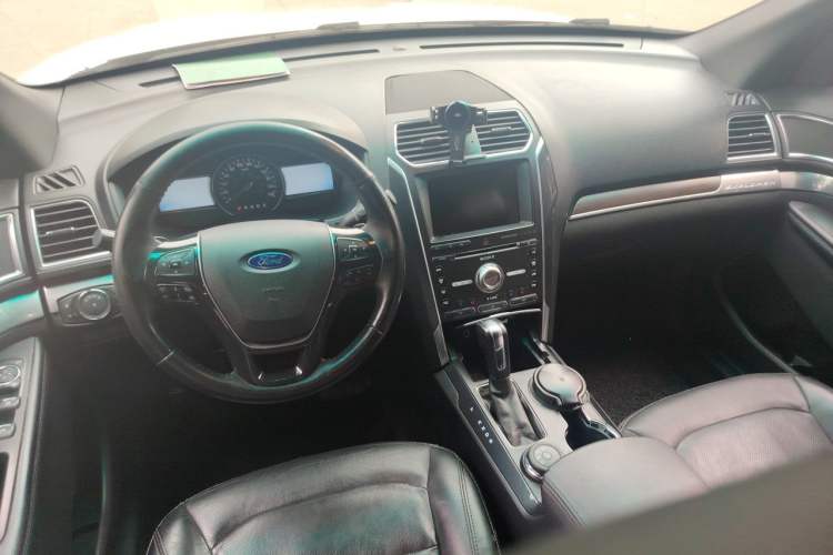 Used Ford Explorer 2016 2.3T Elite Edition Center Console