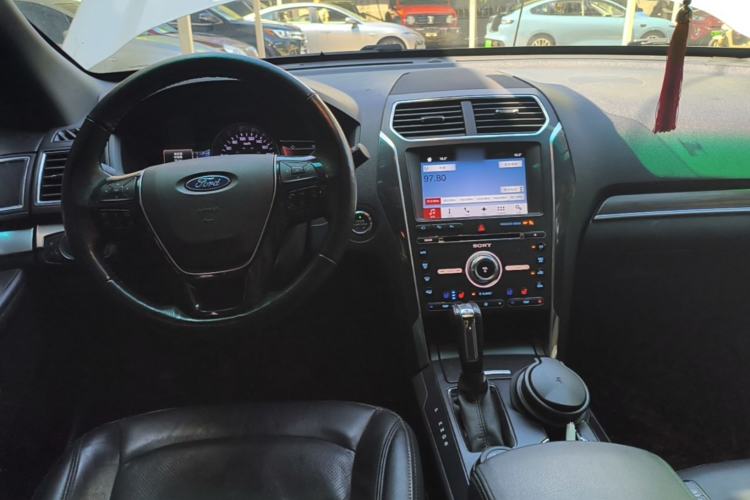 Used Ford Explorer 2016 2.3T Elite Edition Center Console
