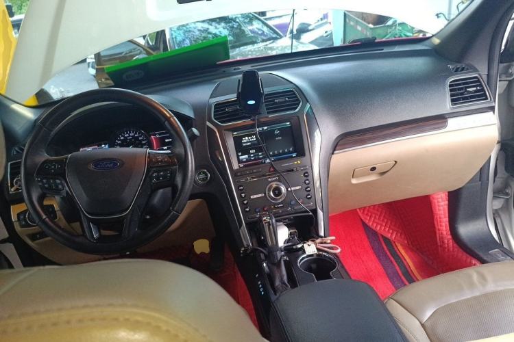 Used Ford Explorer 2016 2.3T Elite Edition Center Console