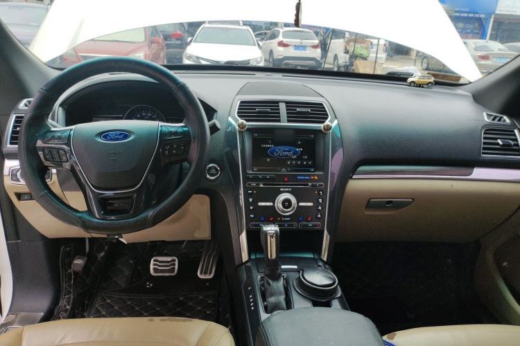 Used Ford Explorer 2016 2.3T Elite Edition Center Console