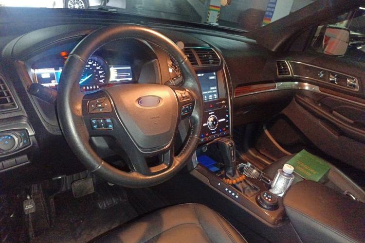 Used Ford Explorer 2016 2.3T Elite Edition Center Console