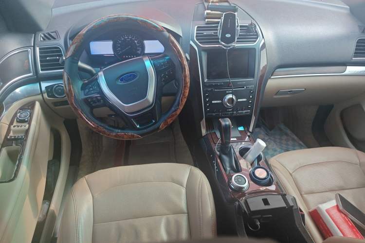 Used Ford Explorer 2016 2.3T Elite Edition Center Console