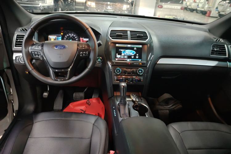 Used Ford Explorer 2016 2.3T Fashion Edition Center Console