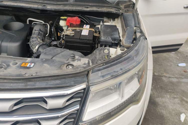 Used Ford Explorer 2016 2.3T Elite Edition Engine Bay Left
