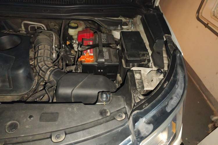 Used Ford Explorer 2016 2.3T Elite Edition Engine Bay Left