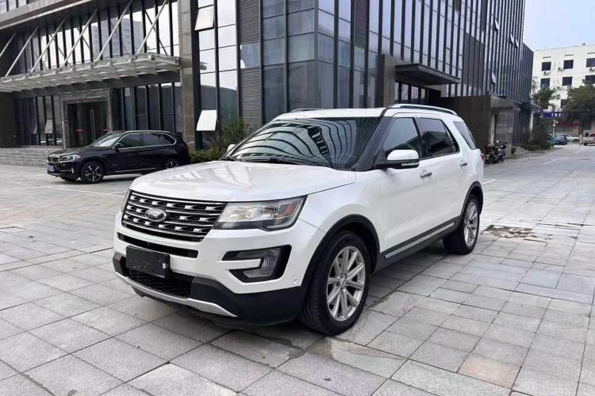 Used Ford Explorer 2016 2.3T Elite Edition Front Left 45 Deg