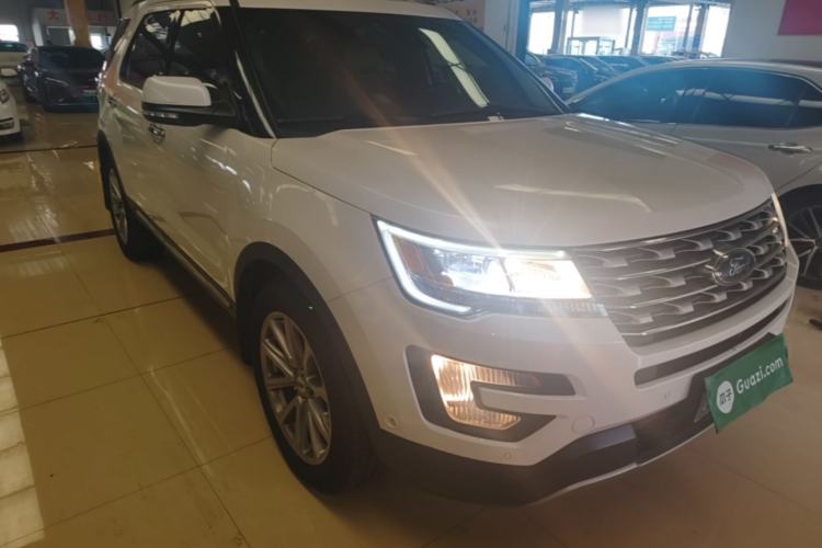 Used Ford Explorer 2016 2.3T Elite Edition Front Right 45 Deg