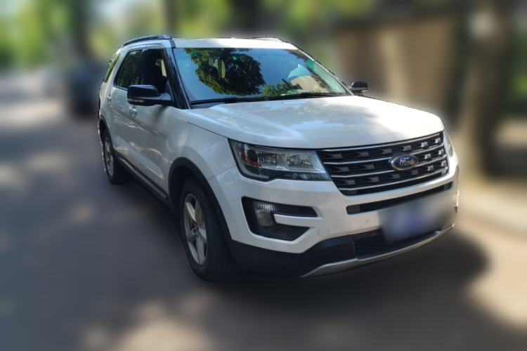 Used Ford Explorer 2016 3.5T Elite Edition Front Right 45 Deg