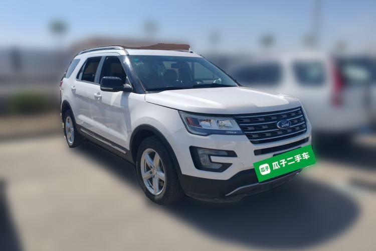 Used Ford Explorer  Front Right 45 Deg