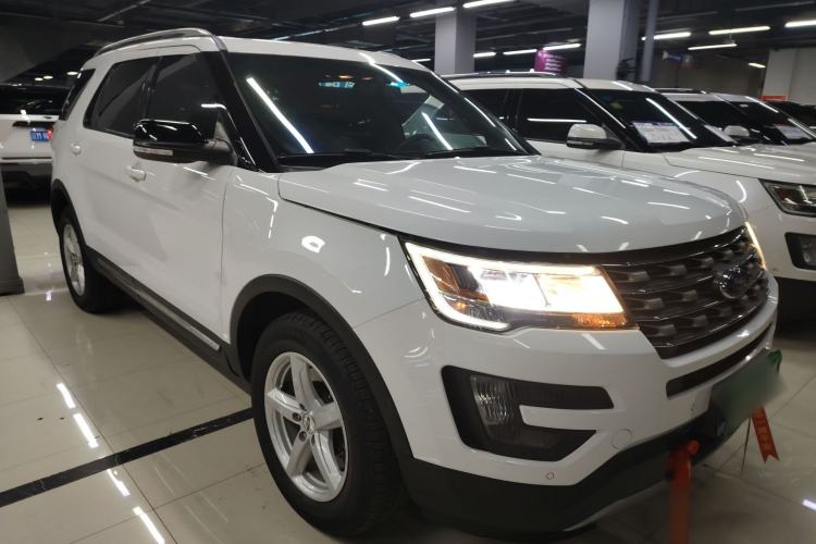 Used Ford Explorer 2016 2.3T Fashion Edition Front Right 45 Deg
