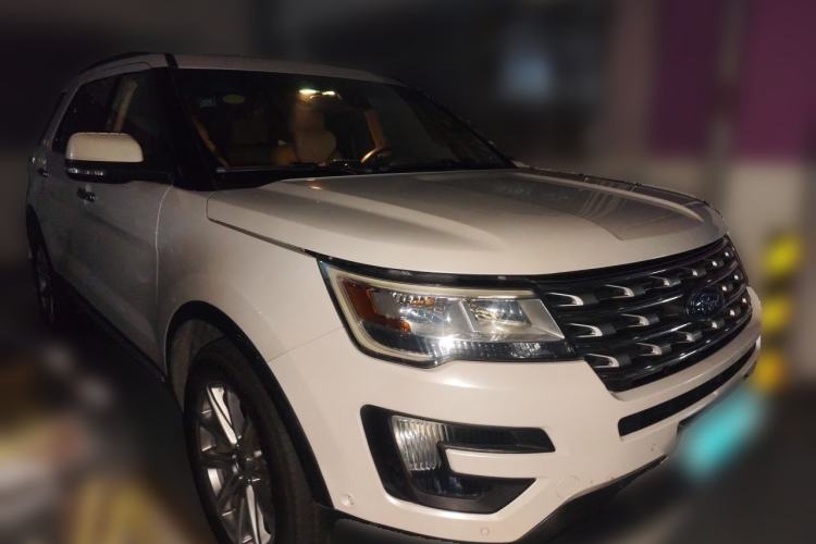 Used Ford Explorer 2016 2.3T Elite Edition Front Right 45 Deg