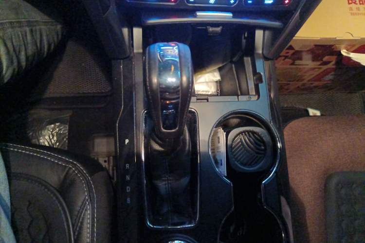 Used Ford Explorer 2016 2.3T Elite Edition Gear Lever