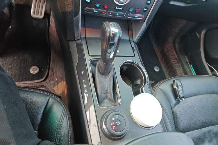 Used Ford Explorer  Gear Lever