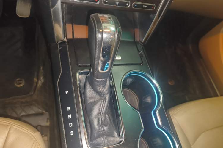 Used Ford Explorer 2016 2.3T Elite Edition Gear Lever