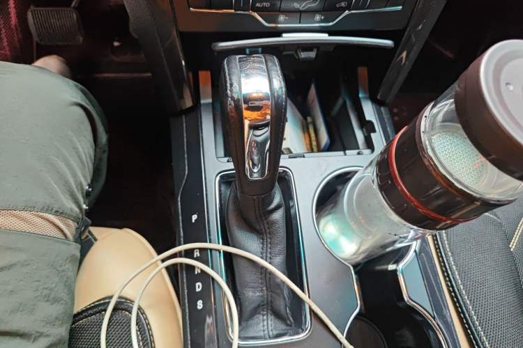 Used Ford Explorer 2016 2.3T Fashion Edition Gear Lever