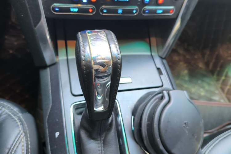 Used Ford Explorer 2016 2.3T Elite Edition Gear Lever