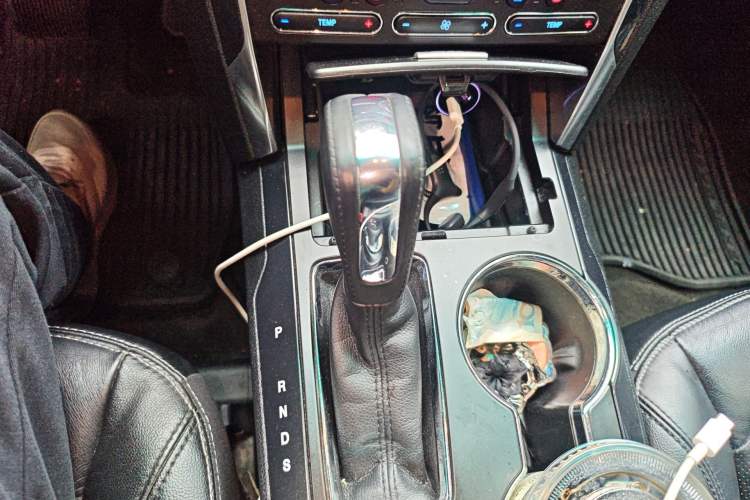 Used Ford Explorer 2016 2.3T Elite Edition Gear Lever