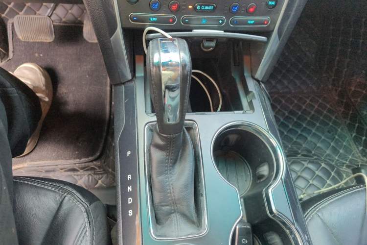 Used Ford Explorer 2016 2.3T Elite Edition Gear Lever