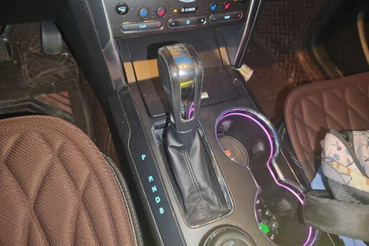 Used Ford Explorer 2016 2.3T Elite Edition Gear Lever