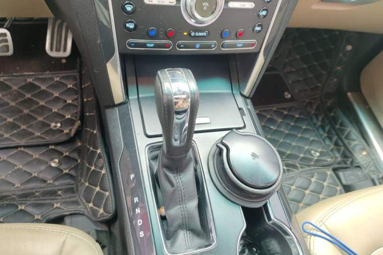 Used Ford Explorer 2016 2.3T Elite Edition Gear Lever