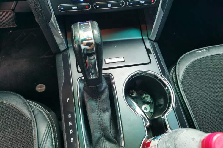 Used Ford Explorer 2016 2.3T Elite Edition Gear Lever
