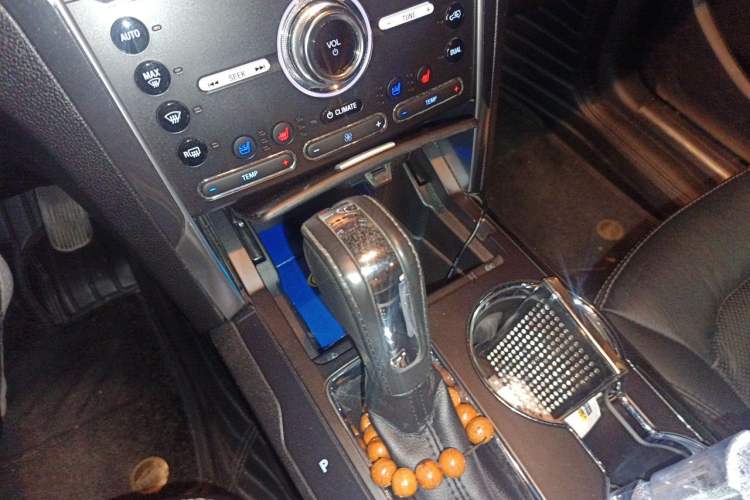 Used Ford Explorer 2016 2.3T Elite Edition Gear Lever