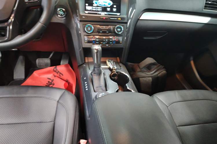 Used Ford Explorer 2016 2.3T Fashion Edition Gear Lever