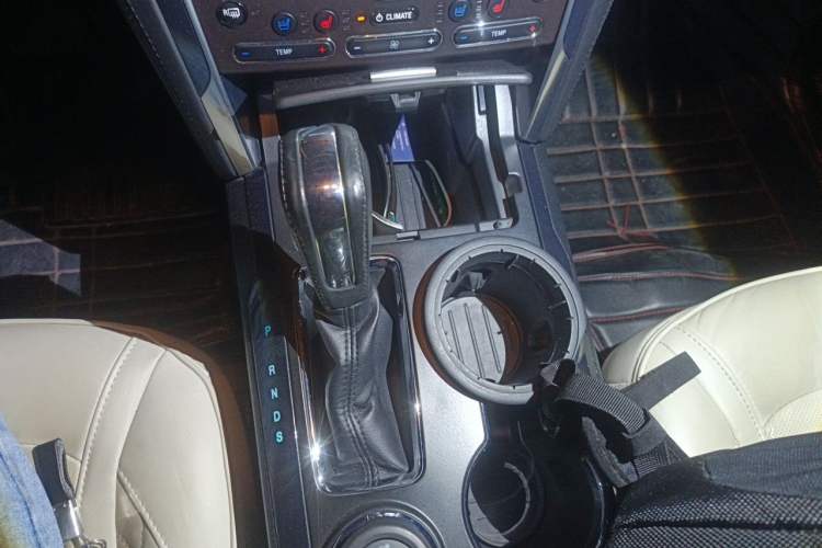 Used Ford Explorer 2016 3.5T Platinum Edition Gear Lever