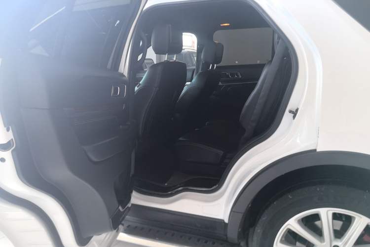 Used Ford Explorer 2016 2.3T Elite Edition Interior 1