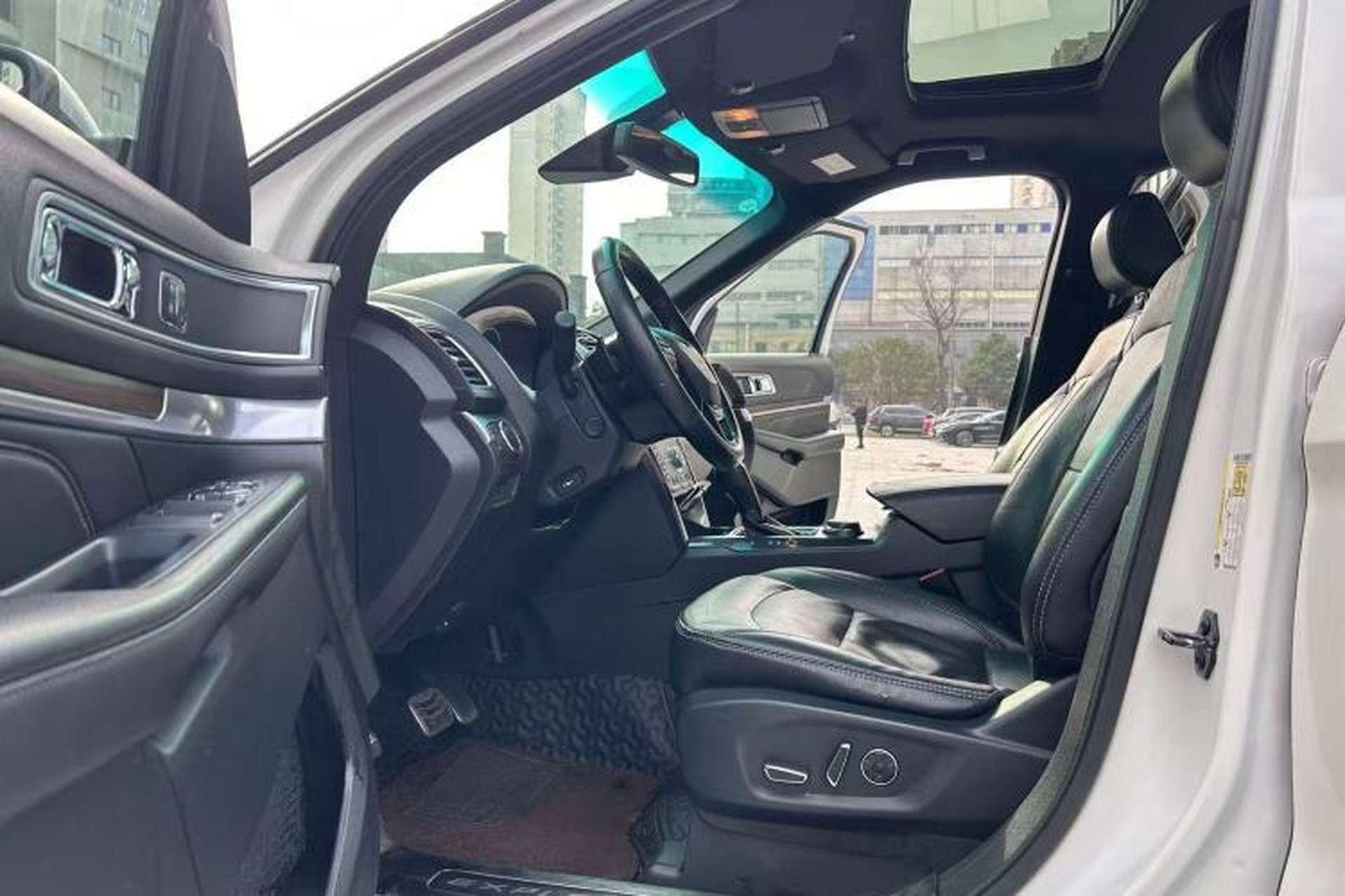 Used Ford Explorer 2016 2.3T Elite Edition Interior 2