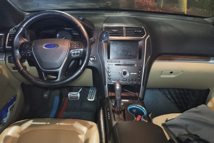 Used Ford Explorer 2016 2.3T Elite Edition Interior 2