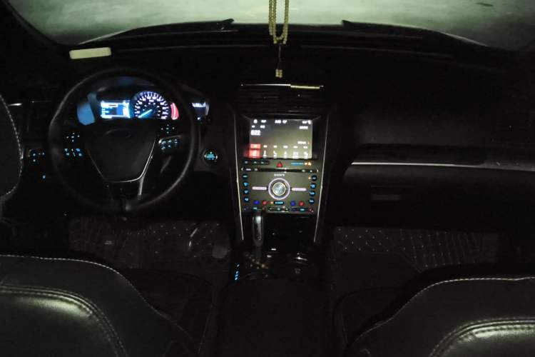 Used Ford Explorer 2016 2.3T Elite Edition Interior 2