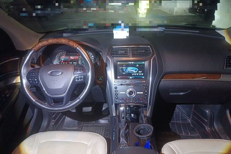 Used Ford Explorer 2016 3.5T Platinum Edition Interior 2