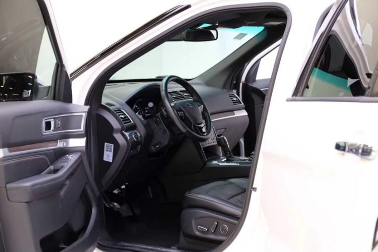 Used Ford Explorer 2016 2.3T Elite Edition Interior 3