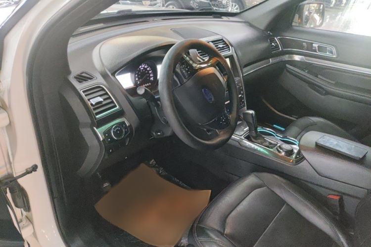 Used Ford Explorer 2016 3.5T Sport Edition Interior 3