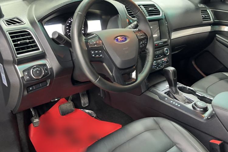 Used Ford Explorer 2016 2.3T Fashion Edition Interior 3