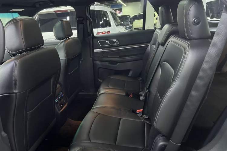 Used Ford Explorer 2016 2.3T Elite Edition Interior 4